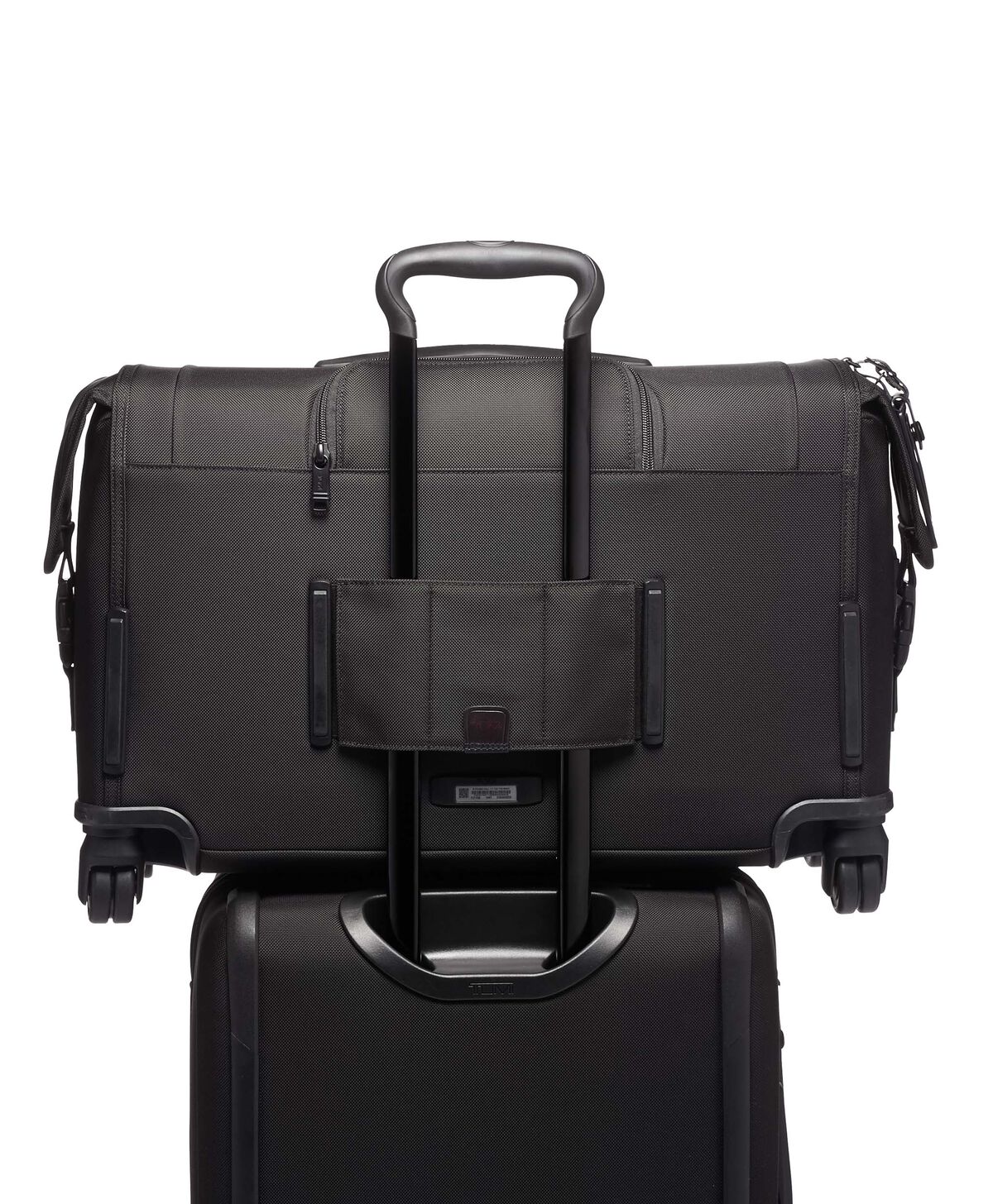 TUMI Alpha 2 GARMENT 4 WHL C/O  Black