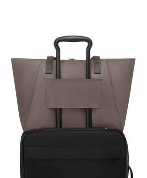 Voyageur Tote Just In Case&reg; Średni