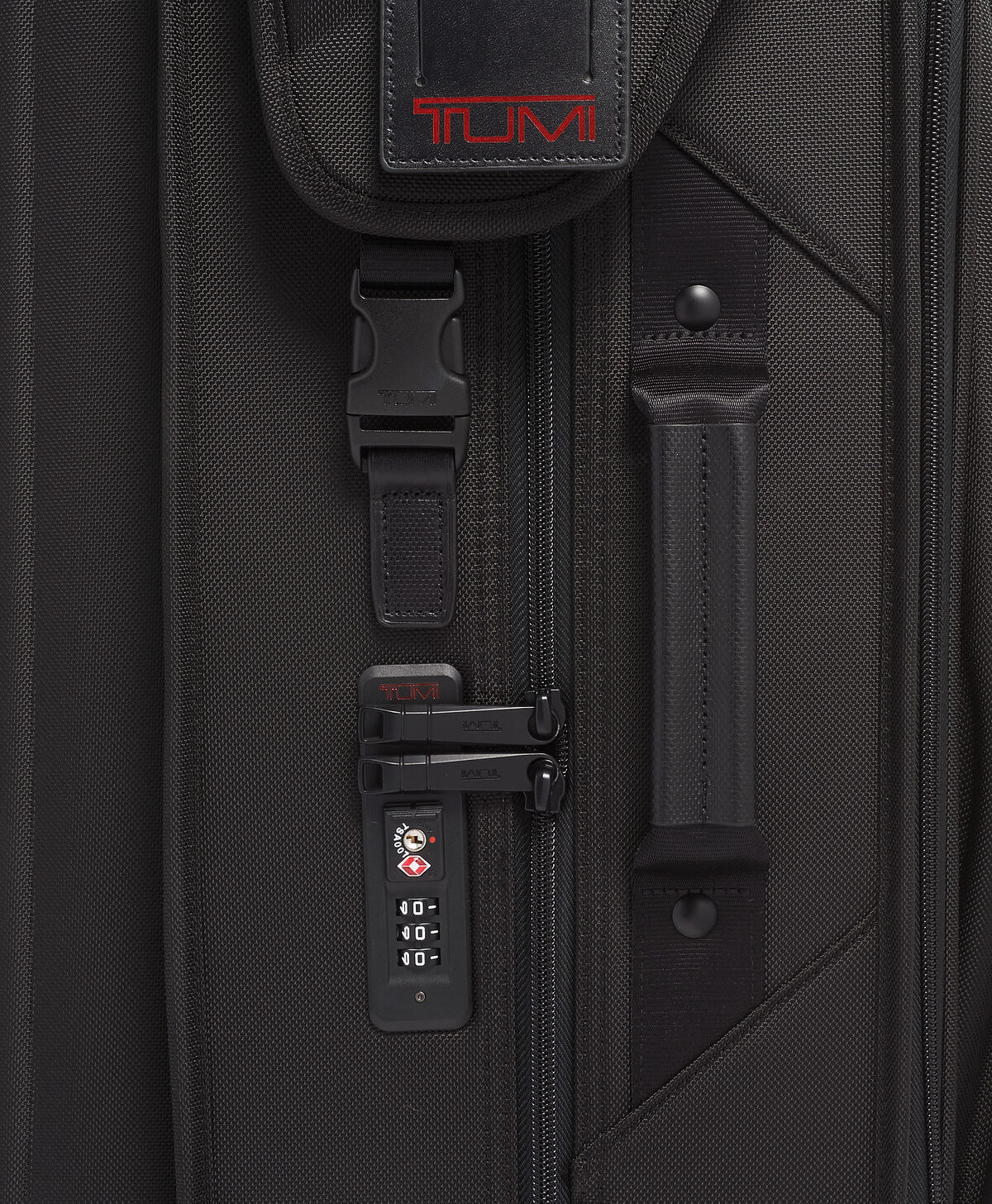 TUMI Alpha 2 EXT TRIP 4 WHL GMT BAG  Black