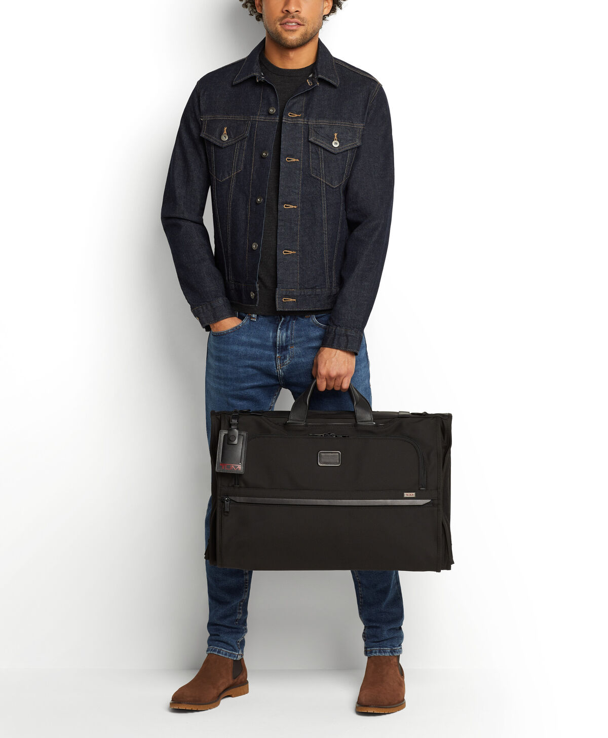 TUMI Alpha 2 GARMENT TRI-FOLD C/O  Black