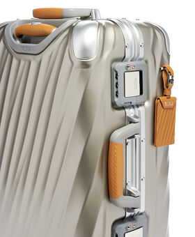 International Carry-On 19 Degree Titanium