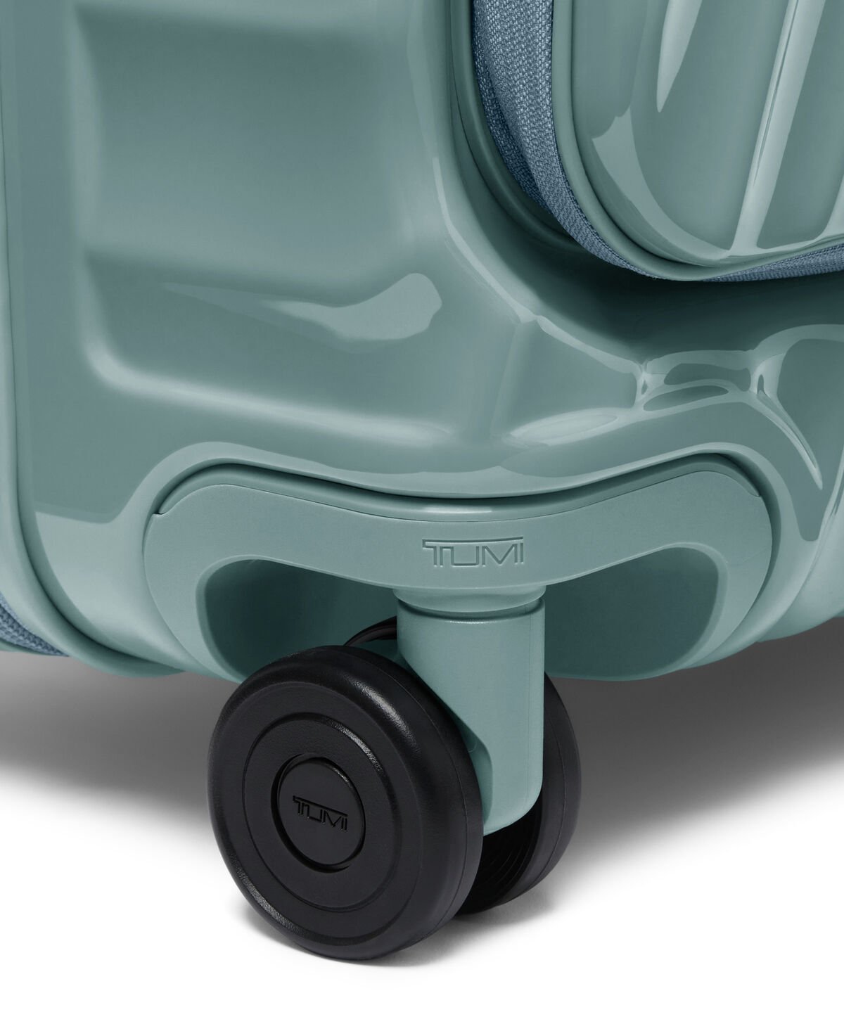 TUMI Średnia Walizka z Przednim Dostępem Rozszerzalna 66 cm