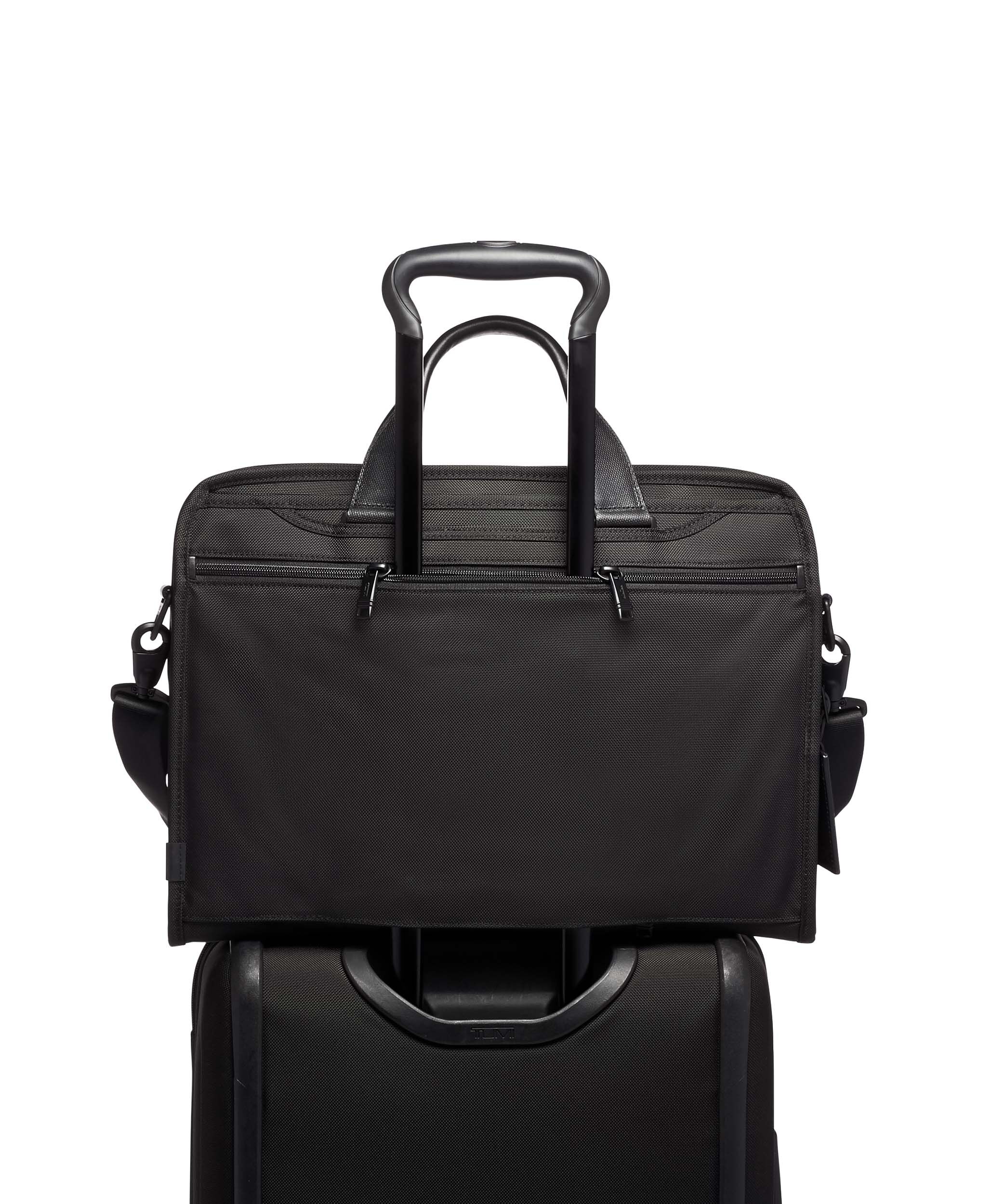 Tumi alpha 2 small screen expandable laptop brief store