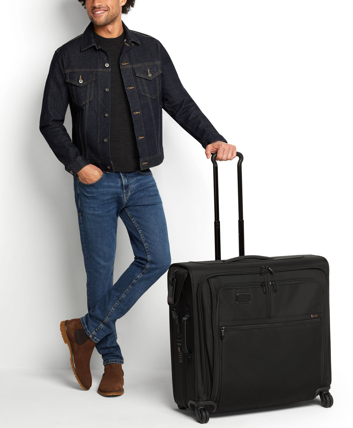 TUMI Alpha 2 EXT TRIP 4 WHL GMT BAG  Black