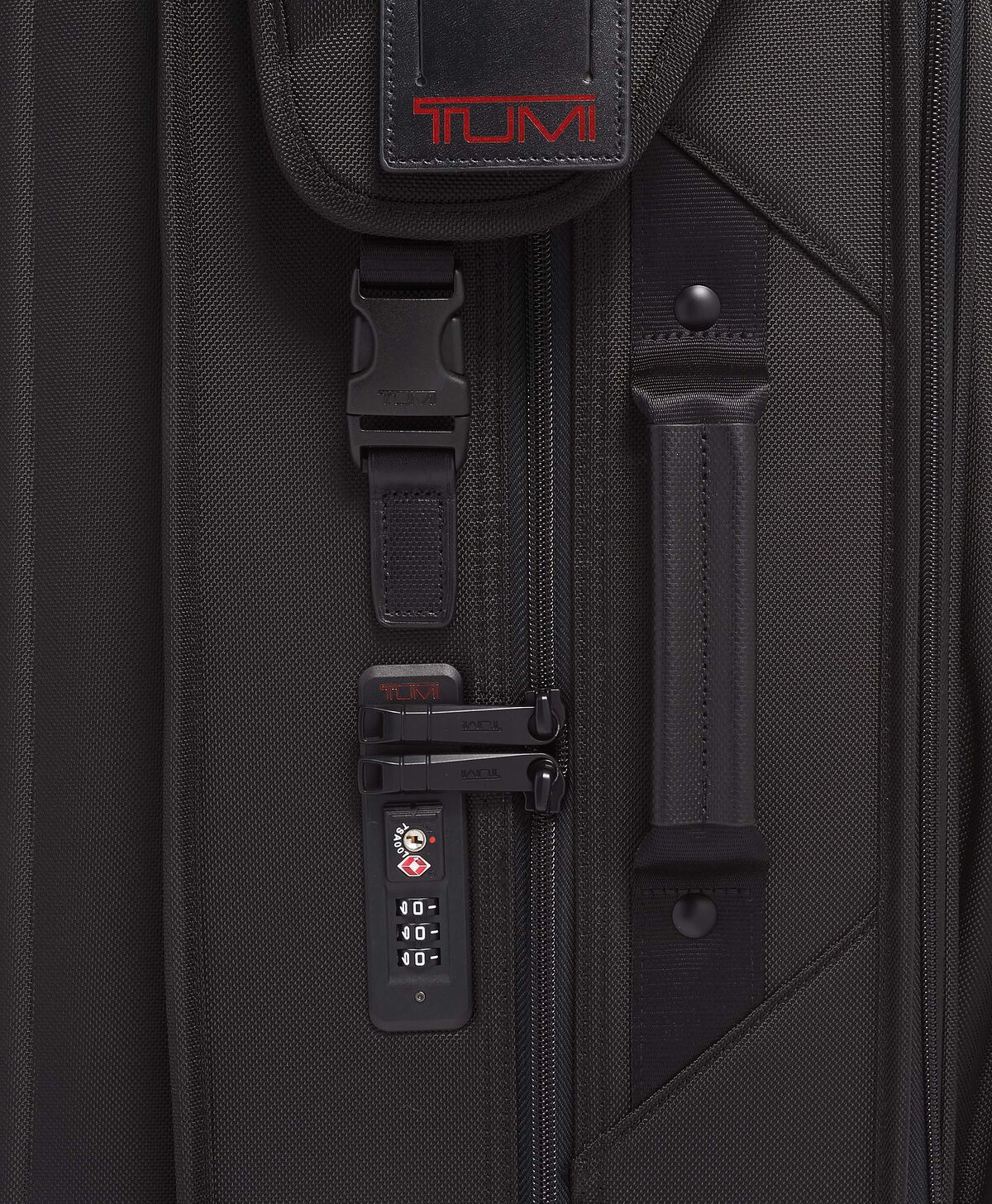 TUMI Alpha 2 EXT TRIP 4 WHL GMT BAG  Black