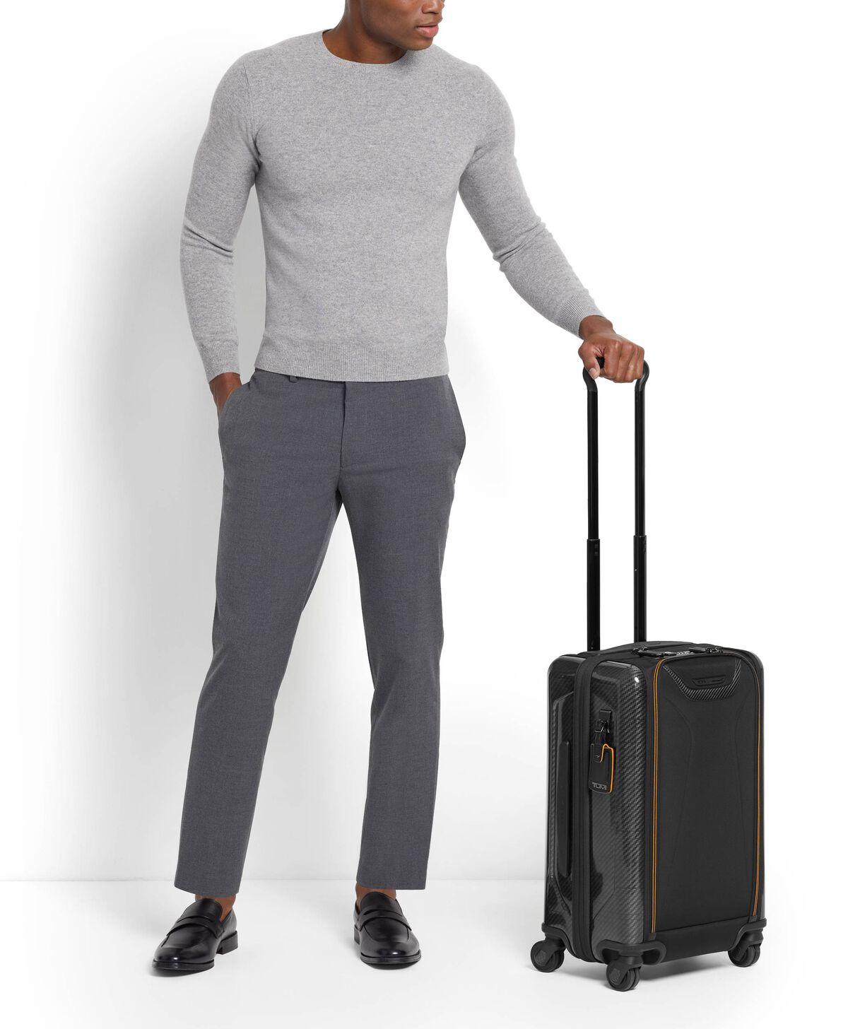 TUMI Poszerzana walizka Aero International na 4 kółkach